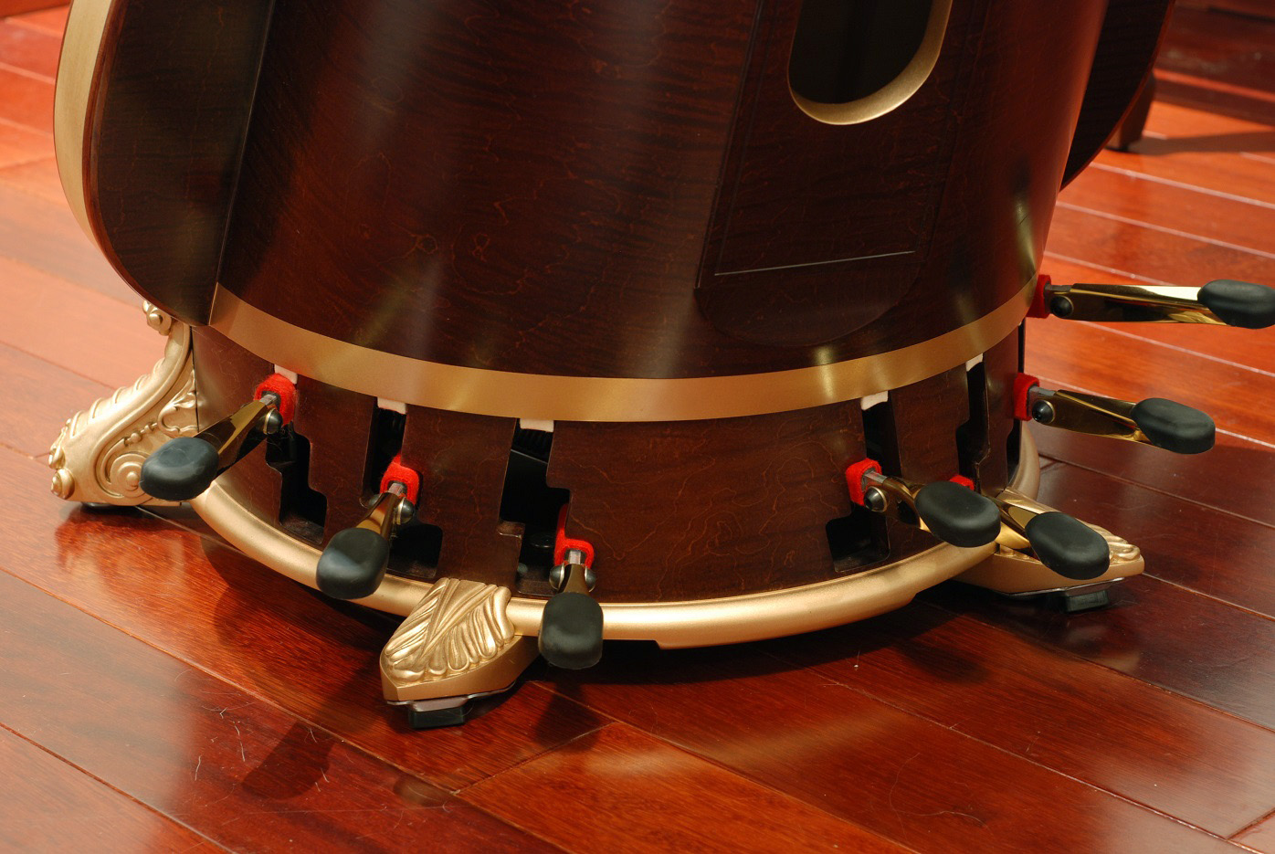 The pedals of the grand harp